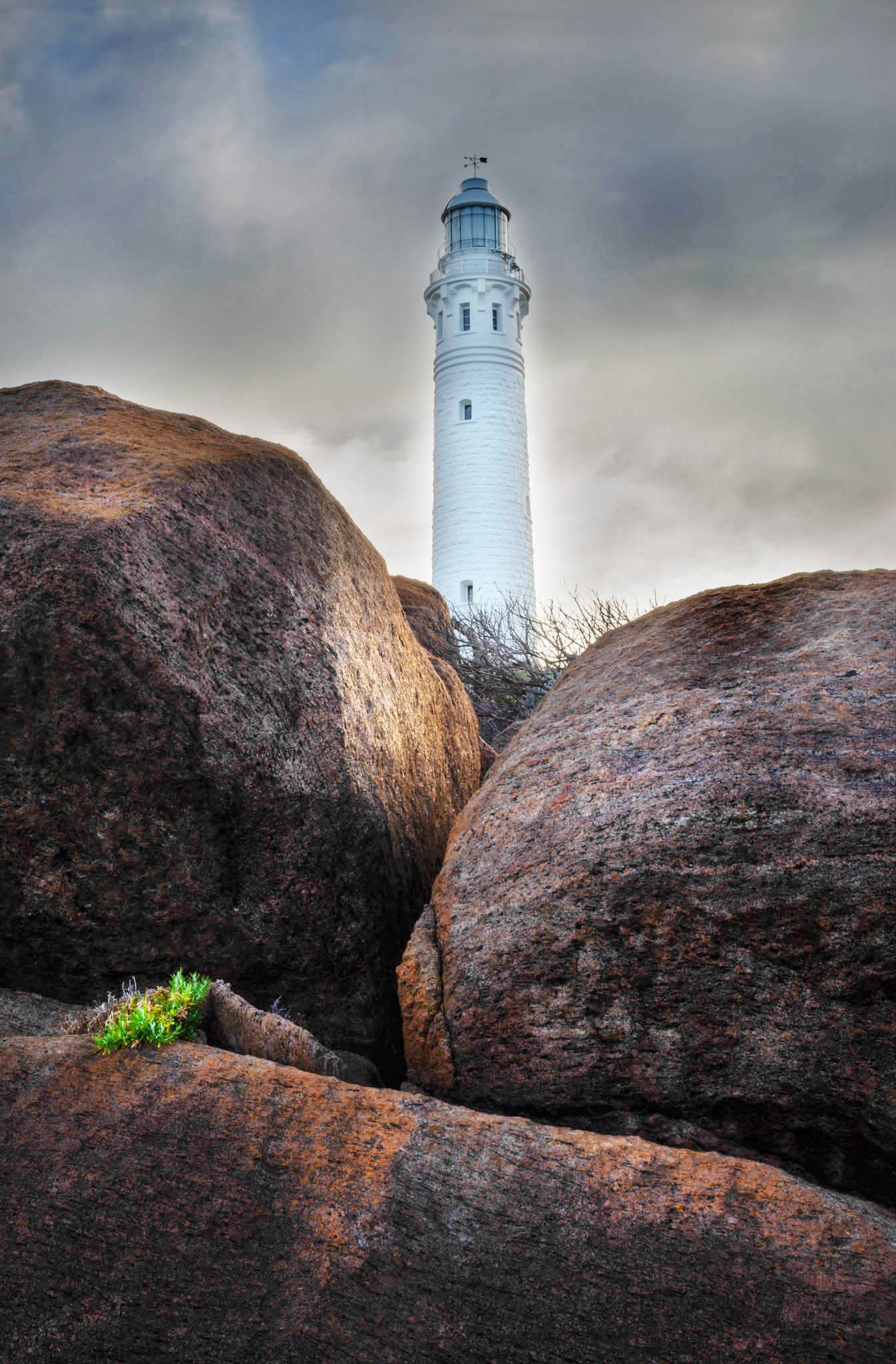 landscape photograph of cape leeuwin lighthouse