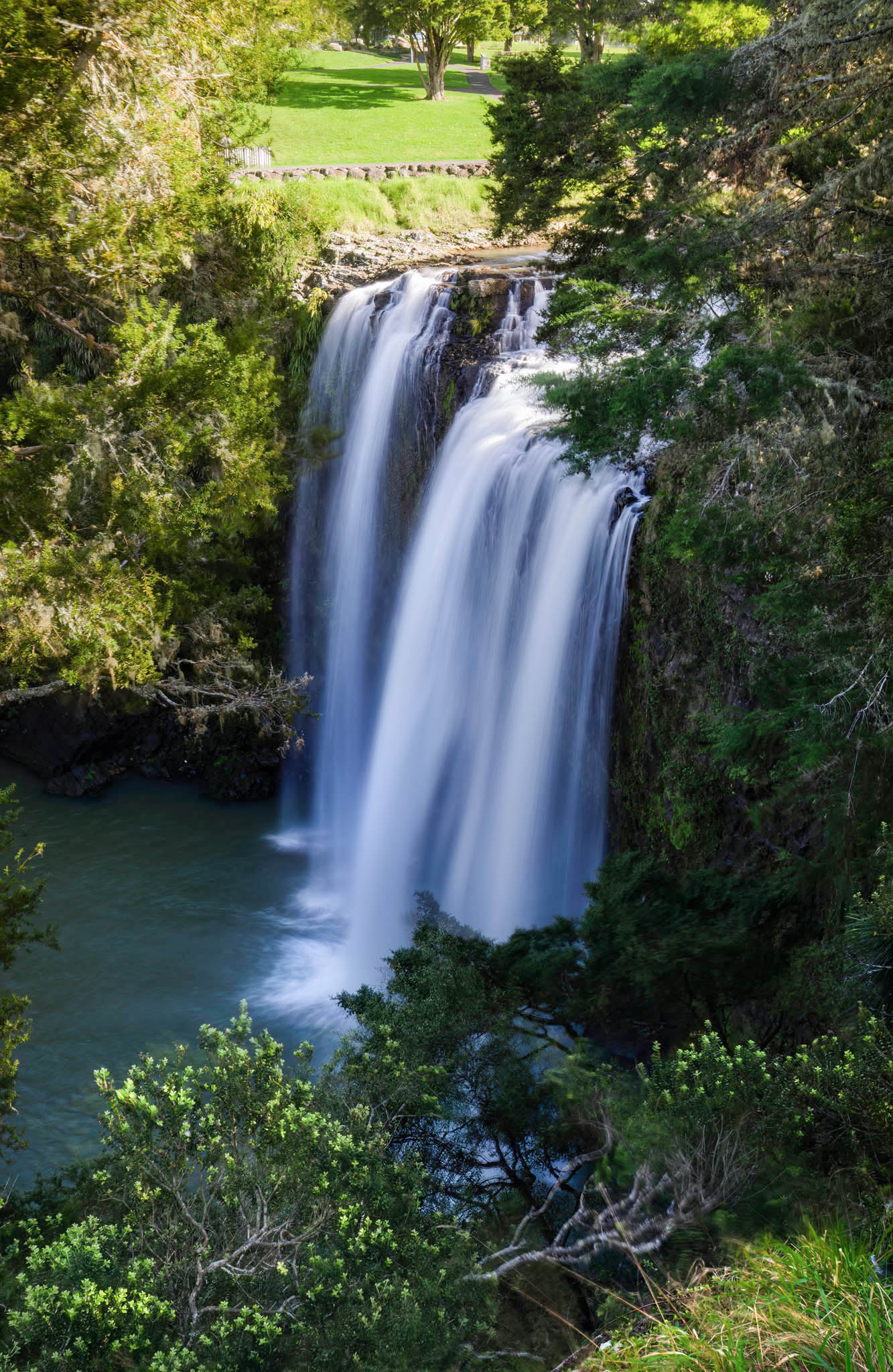 whangarei north island waterfall new zealand