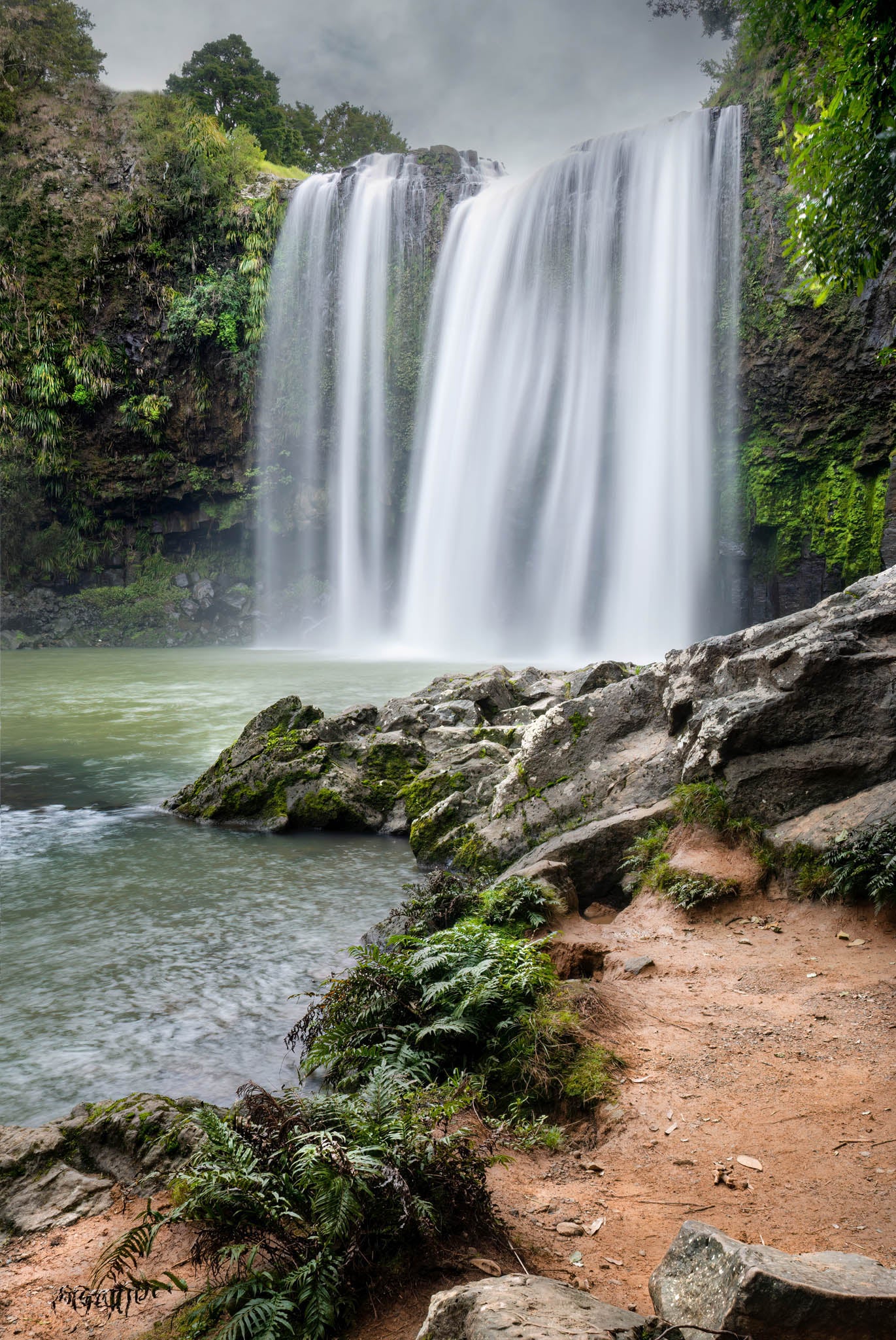 rocky plateau whangarei falls waterfall north island new zealand