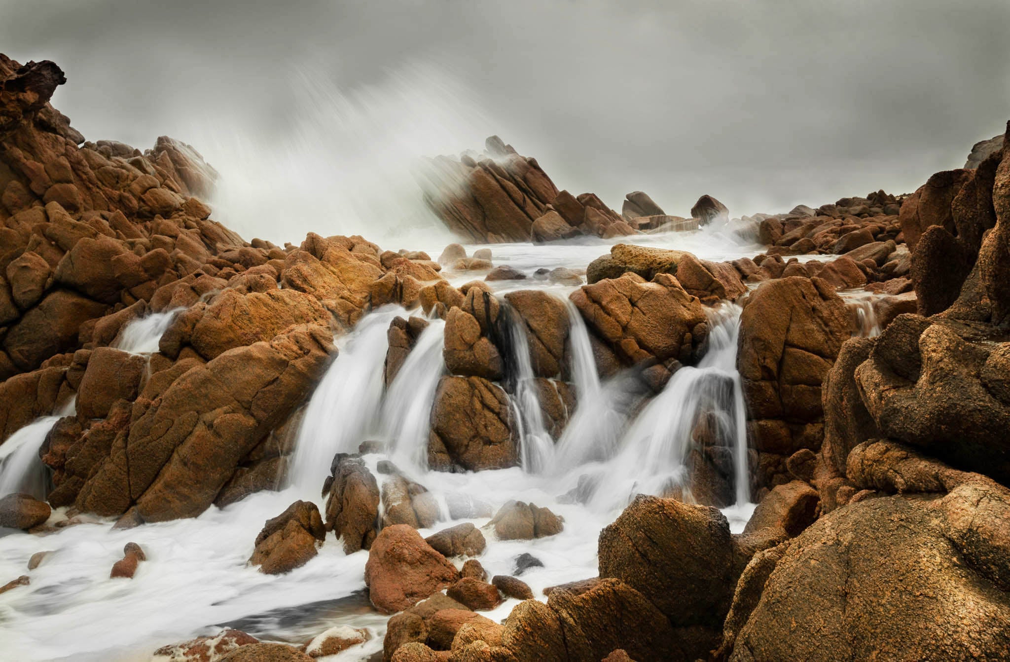 landscape photograph of the aquarium at yallingup